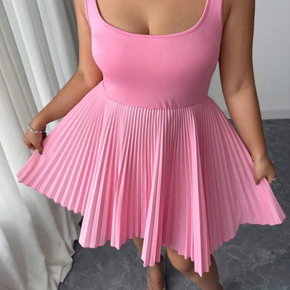 🦩 PLUS Pink Pleated Dress 🦩 - Picture 6 of 6